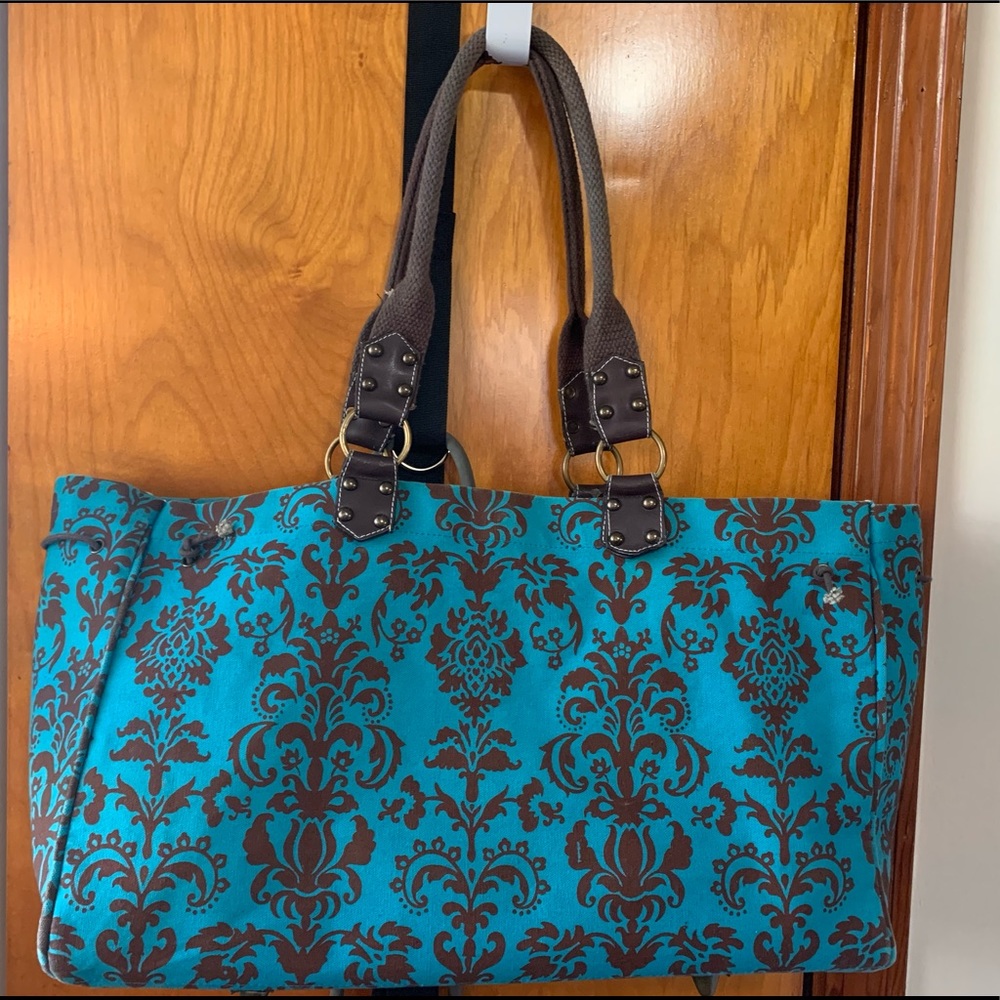 Murval Oversized Tote Bag